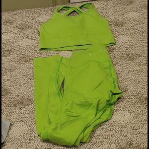 Alphalete Arrow Leggings and sports bra